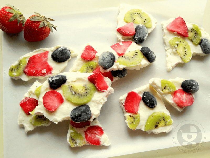 Here's a healthy and nutritious snack recipe that's perfect for summer! Try out our yogurt bark recipe for kids, packed with calcium-rich yogurt and fresh fruit!