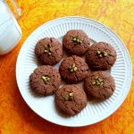 Chocolate Nan khatai/ Nankhatai is a fusion twist of popular short bread cookie in India. These deliciously made eggless cookies are the best holiday treat, which goes excellently well with a hot cup of tea.