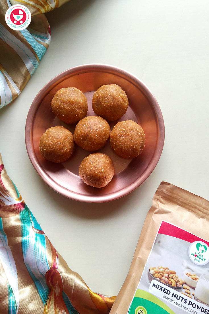 This Mixed Nuts Poha Ladoo recipe is the perfect healthy treat, made with organic jaggery and 100% natural mixed nuts powder!