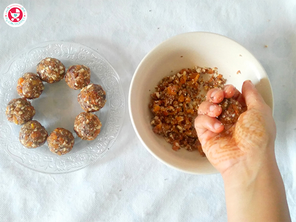 Dates Chia Seeds and Apricot Ladoo 