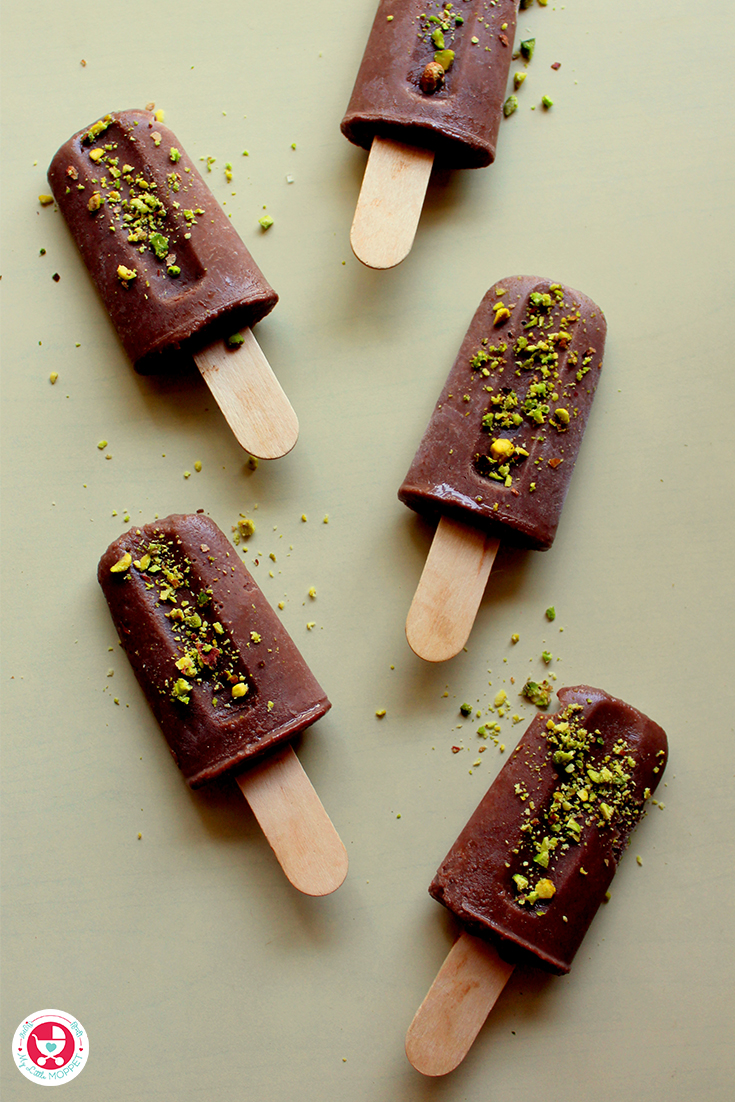 Chocolate multigrain popsicle is chocolaty in flavor, fudgy in texture and filled with the goodness of multigrain. It's a perfect healthy summer treat.