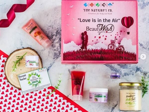 Whether it's beauty products, fashion or lifestyle, we've got a list of the best Subscription Boxes for Moms in India. Perfect to get yourself or to gift!