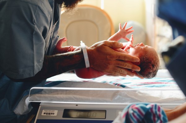Why are some babies born early? Here we look at the possible Causes of Premature Birth as well as ways to prevent it in mothers who are at risk.