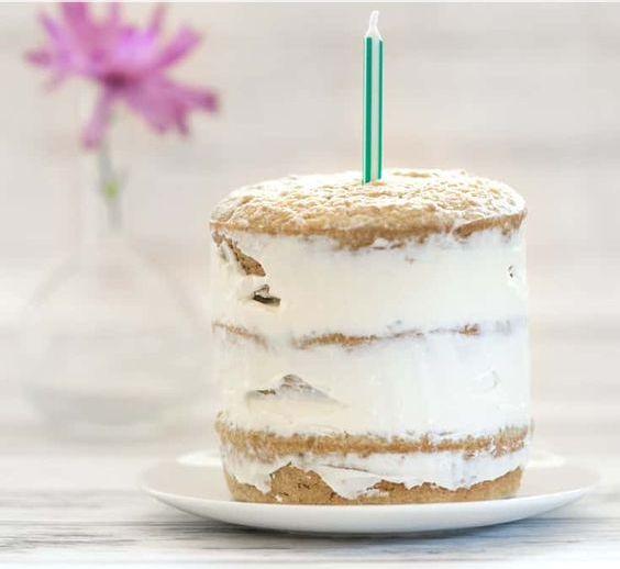 Make your little one's first birthday extra special with a cake to smash! Here are 20 Healthy Smash Cake Recipes made only with natural ingredients!