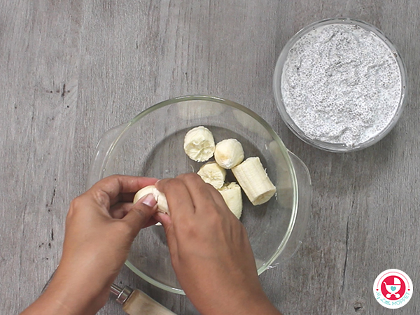 Banana chia Pudding for Babies and Kids [No sugar sweet pudding recipe]