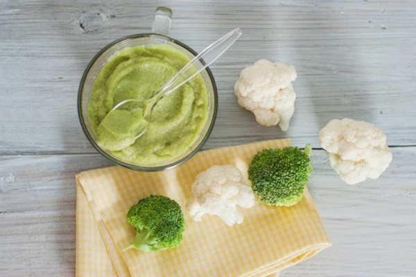 Cauliflower is a vegetable that can be used in so many ways. Here are over 30 healthy cauliflower recipes for babies and kids, from puree to pizza and more!