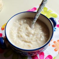 Try out the oatmeal porridge recipe, a simple nutrient rich recipe which helps in overall development and especially healthy weight gain in babies