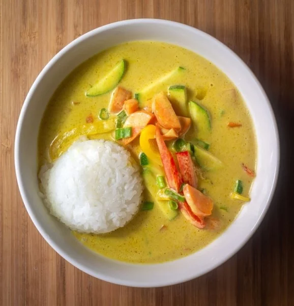 Give your little one the best of Indian cuisine with these Healthy Curry Recipes for Babies and Kids! Includes both vegetarian and non vegetarian options!