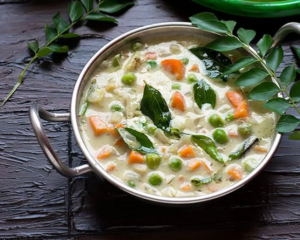 Give your little one the best of Indian cuisine with these Healthy Curry Recipes for Babies and Kids! Includes both vegetarian and non vegetarian options!