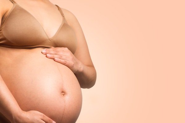 8 Things to Know About Choosing the Right Bra for Pregnancy 4 Looking for the right bra for pregnancy? Here's everything you need to know about choosing the right bra for the ultimate comfort & function!