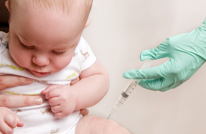 Can We Delay Vaccination for Babies?  This is a common question many parents ask, and today we answer it considering all the possible scenarios.